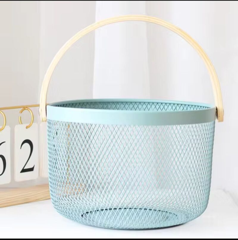 Durable Anti-Corrosion metal mesh storage basket with wooden handle for all use - Image 3